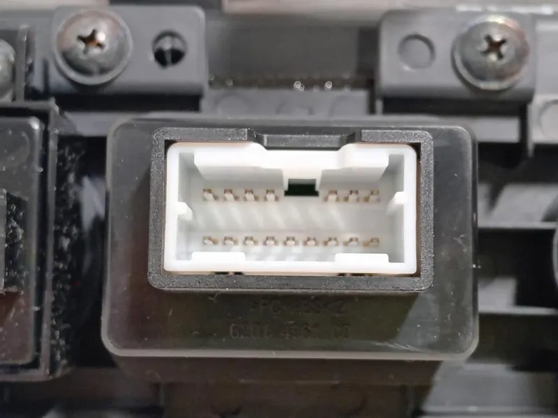 Console Centrale 84630-3UBA0 Kia Sportage III 2010