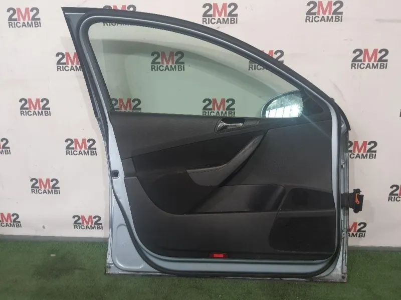 Porta ANT SX NUDA 3C4831055J Volkswagen Passat V 2005