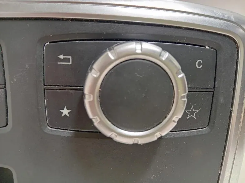 Console Centrale A166 680 1817 Mercedes Classe ML W166 2012