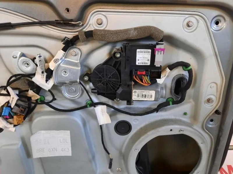 Porta ANT SX 1T0831055AB Volkswagen Touran II 2007