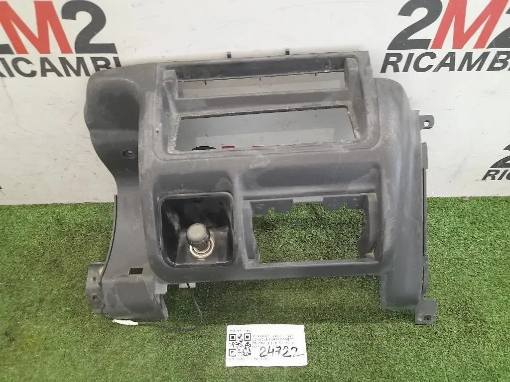 Console Portaoggetti Centrale SUP MR117501 Mitsubishi L200 II 1997