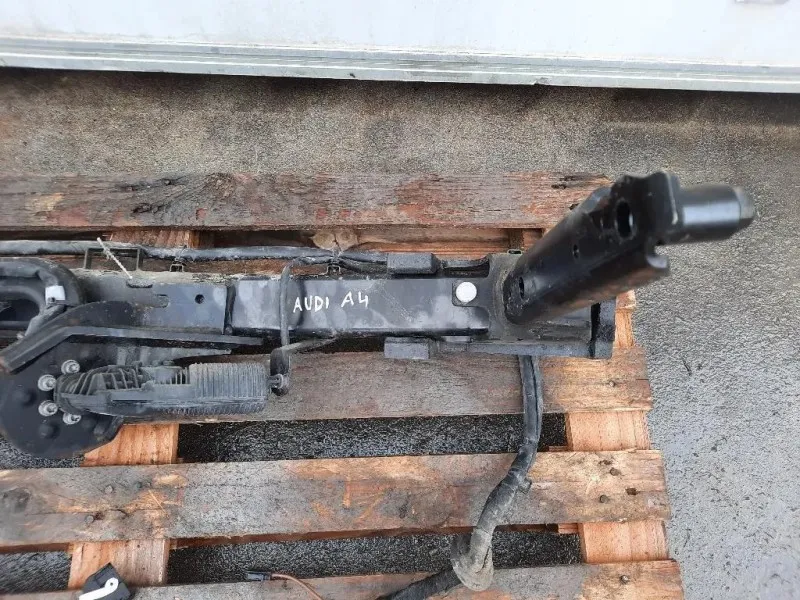 Coperchio Centrale Gancio Traino Paraurti POST 8W0092157 GANCIO TRAINO POSTERIORE COMPLETO Audi A4 8W5 Avant 2015