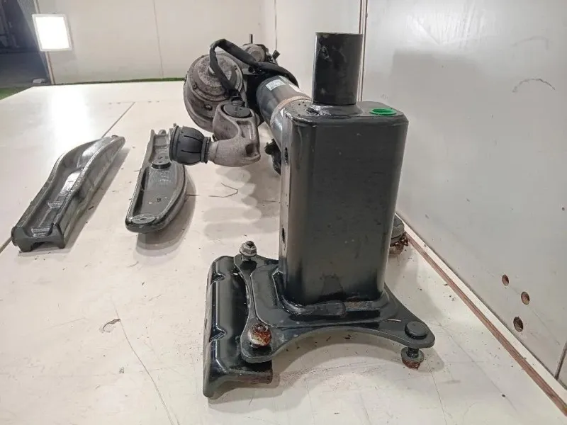 Coperchio Centrale Gancio Traino Paraurti POST A1663100837 Mercedes Classe GLE W166 2015