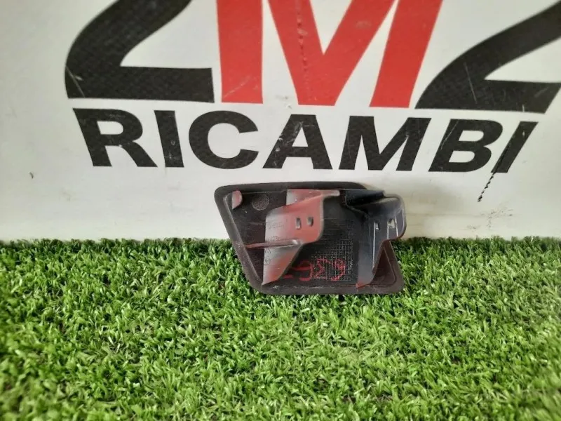 Coperchio Spruzzatore Lavafari ANT SX 51117253317 F21 F22 SX Bmw Serie 1 F20 Berlina 2015