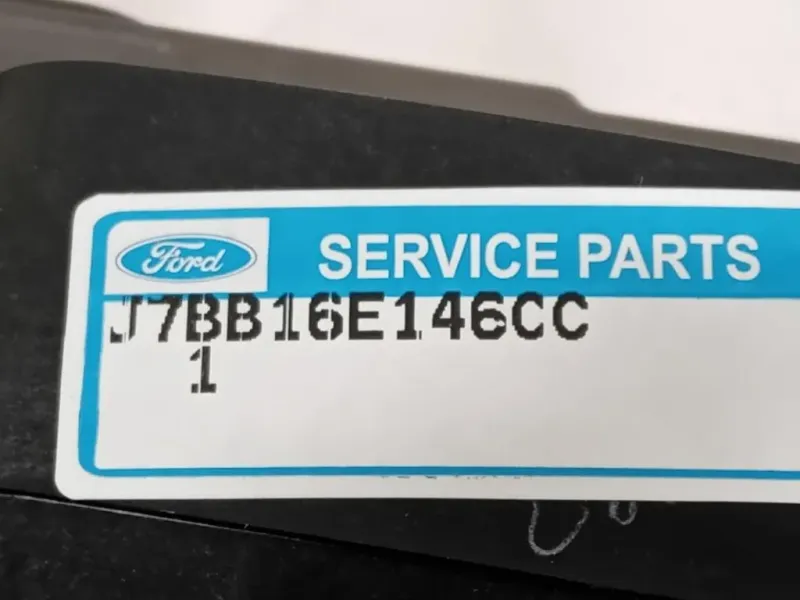 Copertura Interna Griglia Radiatore SUP ANT J7BB 16E146 CC Ford KA+ 2016