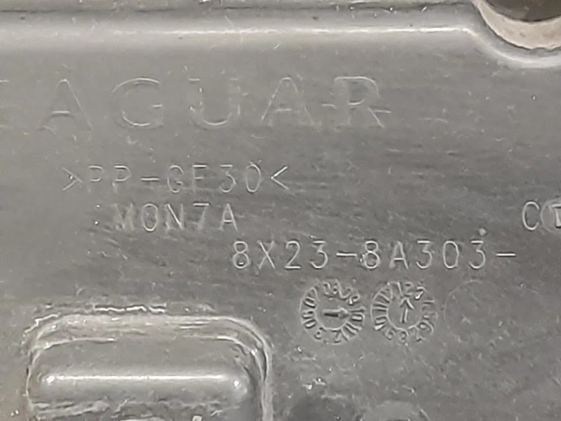 Copertura Interna Griglia Radiatore SUP ANT 8X23-8A303-AD Jaguar XF I 2008