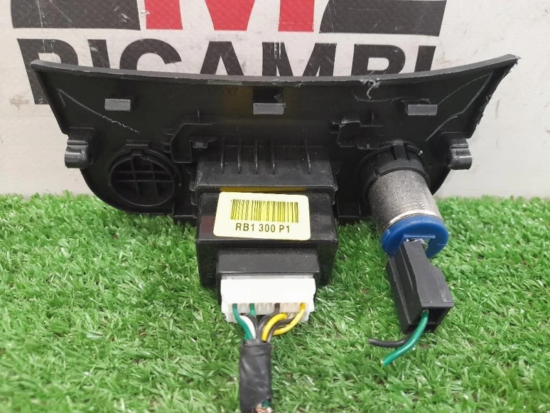 Porta Ingresso Presa AUX 961201Y300 USB Kia Picanto III 2011