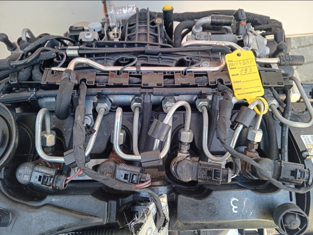 Copertura Interna Griglia Radiatore SUP ANT 9814095980 Peugeot 5008 II 2017