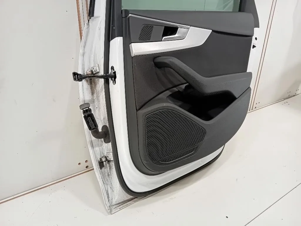 Porta POST DX 8W9833052B Audi A4 8W5 Avant 2015