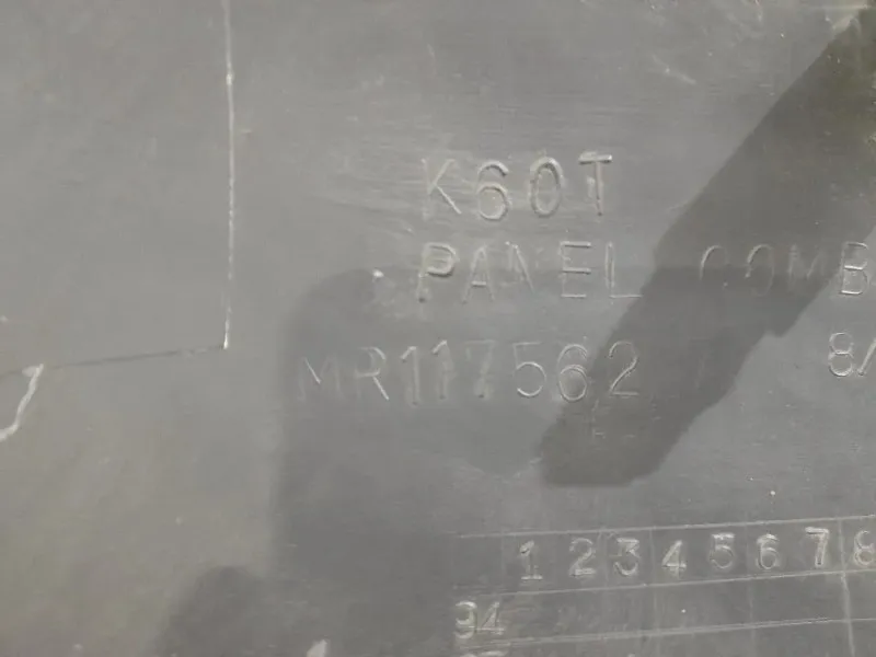 Copertura Quadro Strumenti MR117562 Mitsubishi L200 II 1997