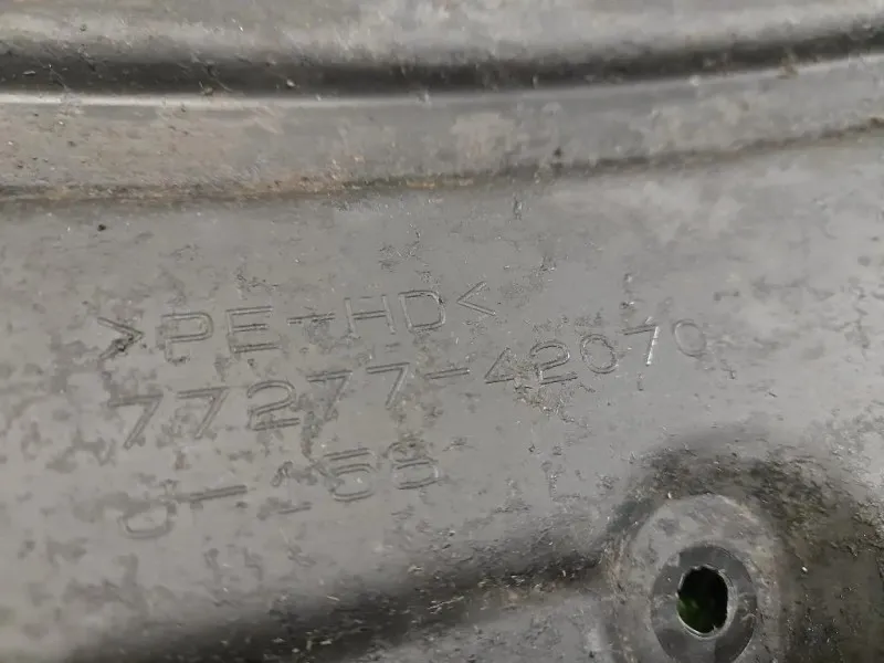 Copertura Serbatoio Carburante 7727742070 COPERTURA Toyota RAV 4 III 2006