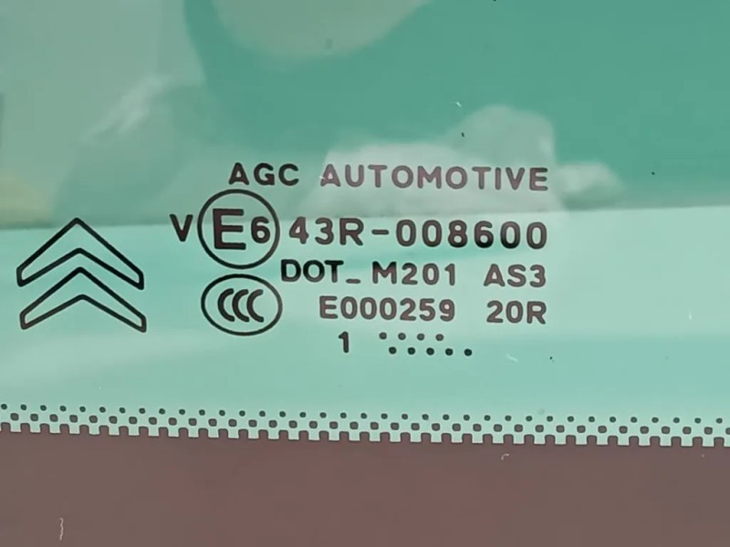 Cristallo Fisso Parafango POST DX 8569ZH Citroen DS3 2010