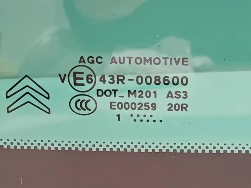 Cristallo Fisso Parafango POST DX 8569ZH Citroen DS3 2010