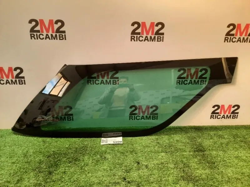 Cristallo Fisso Parafango POST DX 8569ZH Citroen DS3 2010