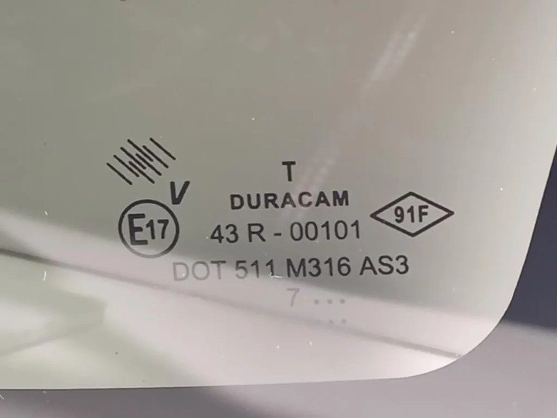 Cristallo Fisso Parafango POST DX 833061798R Dacia Duster I 2014