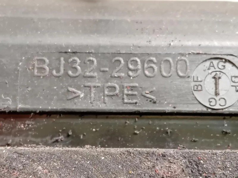 Cristallo Fisso Parafango POST DX  Land Rover Range Rover Evoque I 2011