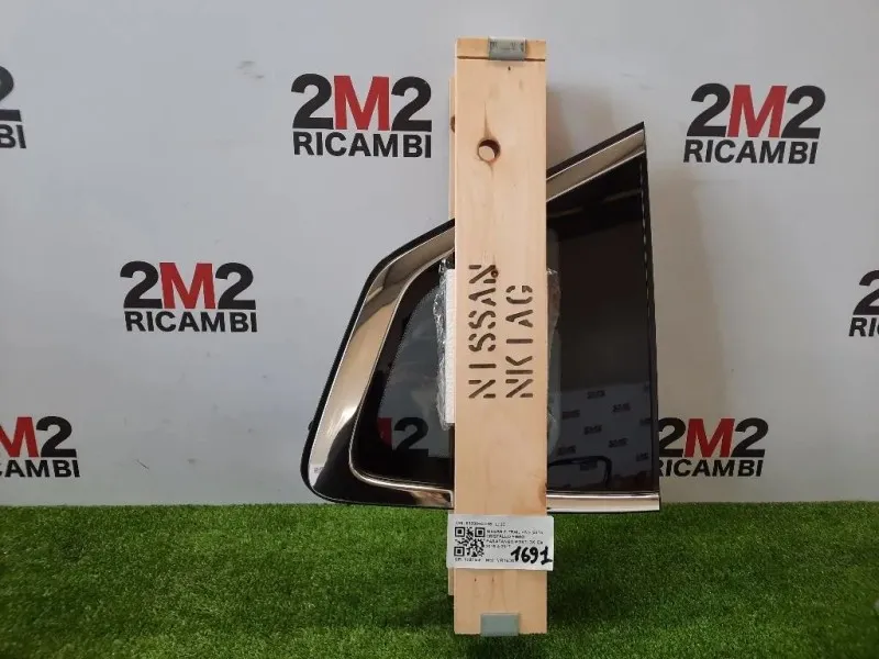 Cristallo Fisso Parafango POST DX 833004CC0B Nissan X-trail IV 2014