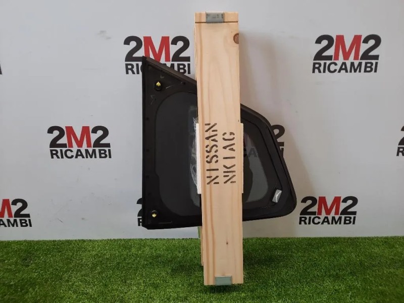 Cristallo Fisso Parafango POST DX 833004CC0B Nissan X-trail IV 2014