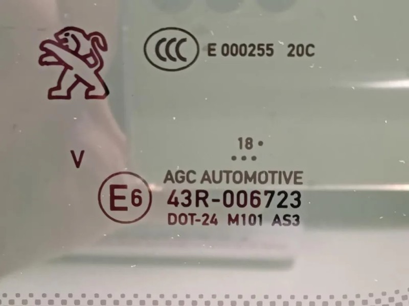 Cristallo Fisso Parafango POST DX 9804000580 Peugeot 308 II 2014