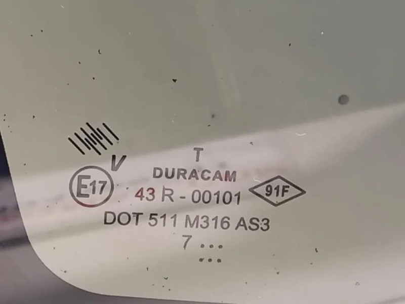 Cristallo Fisso Parafango POST SX 833071478R Dacia Duster I 2014