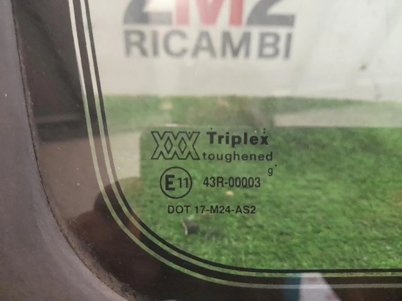 Cristallo Fisso Parafango POST SX MXC6813 Land Rover Discovery I 1990