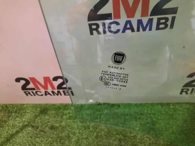 Cristallo Scendente Porta ANT DX 51883737 Fiat 500L 2013