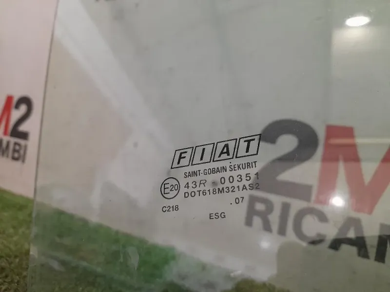 Cristallo Scendente Porta ANT DX VETRO CRISTALLO PORTA 51869135 Fiat Punto EVO 2010