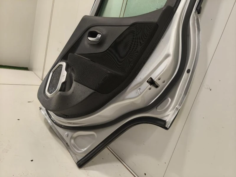 Porta POST DX Jeep Renegade 2015