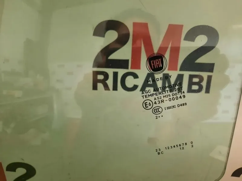 Cristallo Scendente Porta ANT SX 51883739 Fiat 500L 2013