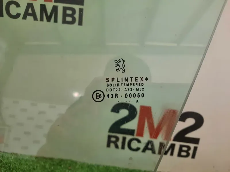 Cristallo Scendente Porta ANT SX 8200094796 Renault Megane II CC 2003