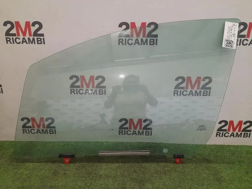 Cristallo Scendente Porta ANT SX 681200D191 Toyota Yaris IV 2014