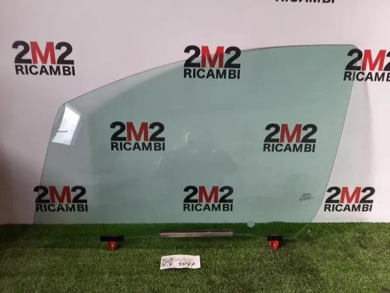 Cristallo Scendente Porta ANT SX 681200D191 Toyota Yaris IV 2017