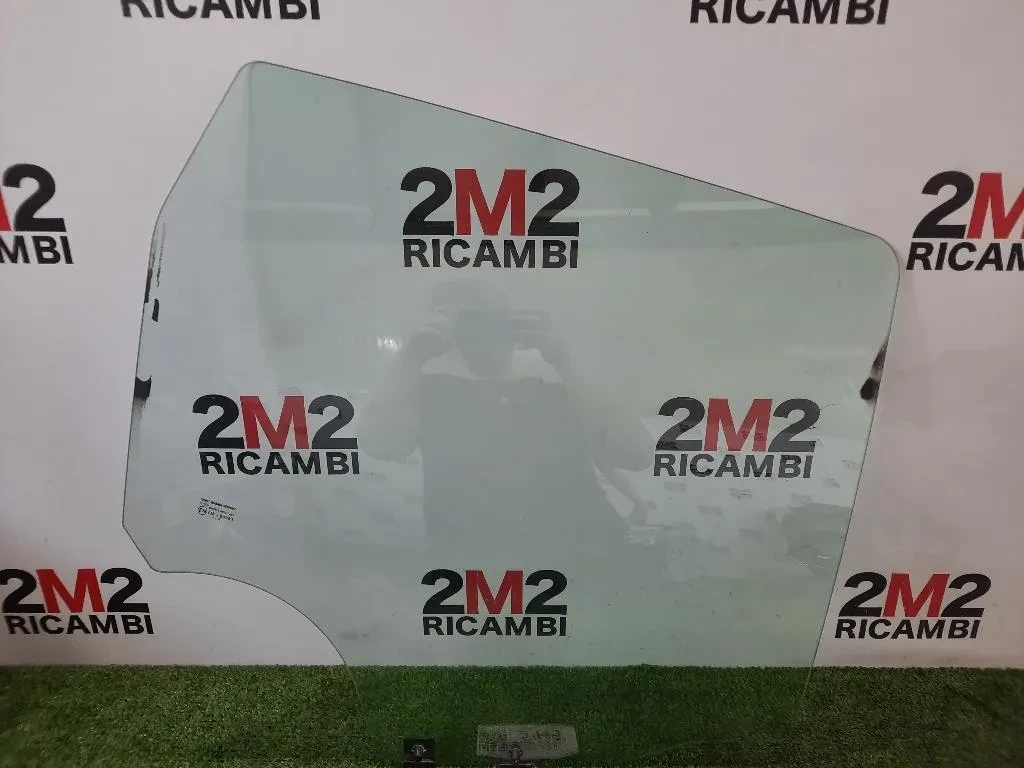 Cristallo Scendente Porta POST DX 823000023R Dacia Duster I 2014