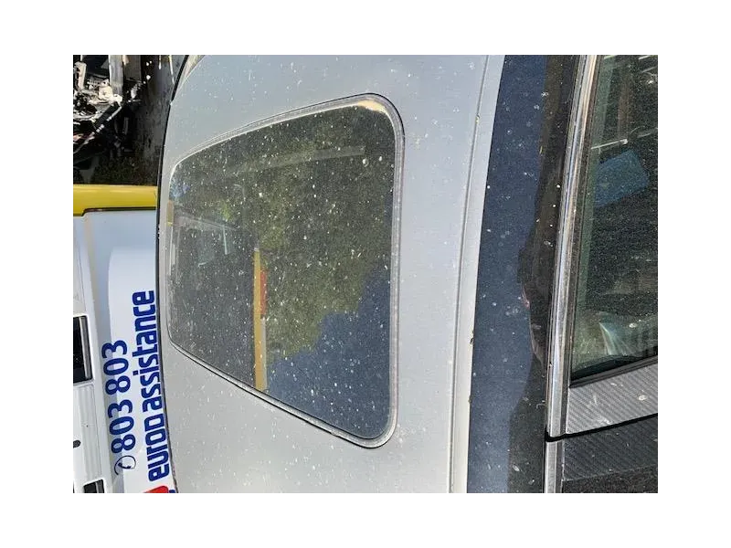 Cristallo Scendente Porta POST DX 6811353141 Lexus Serie IS II 2006