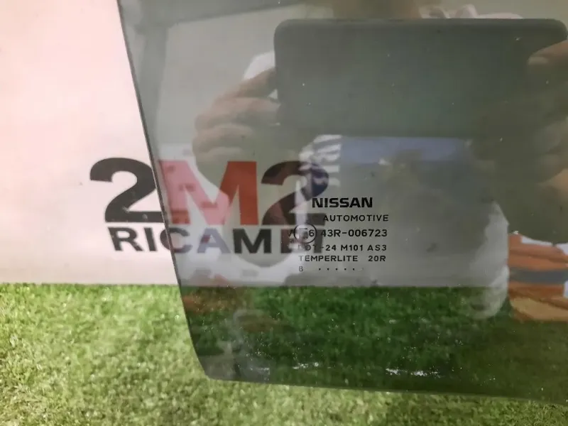 Cristallo Scendente Porta POST DX 82300JD005 Nissan Qashqai I 2007