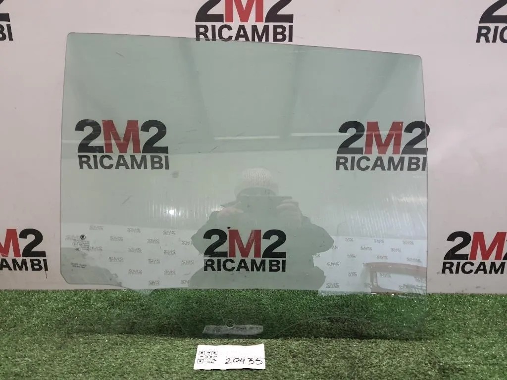 Cristallo Scendente Porta POST DX 6V6845206 Skoda Fabia NJ3 2014