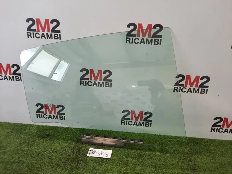 Cristallo Scendente Porta POST DX 681300D200 Toyota Yaris IV 2017