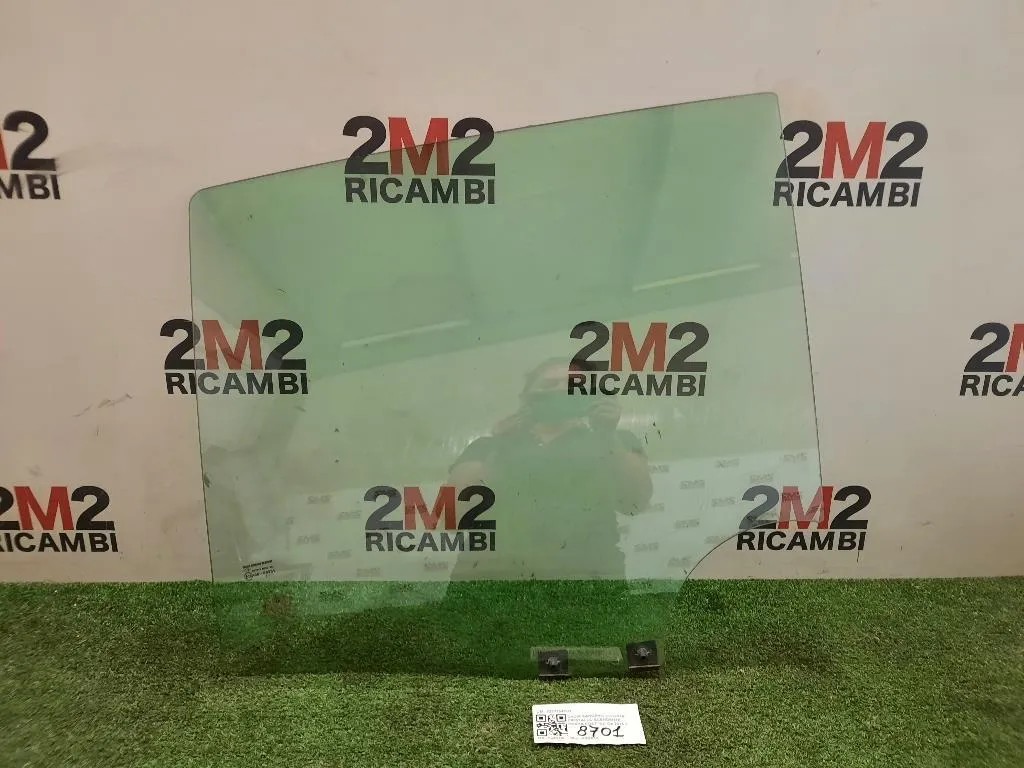Cristallo Scendente Porta POST SX 823015497R Dacia Sandero II 2016