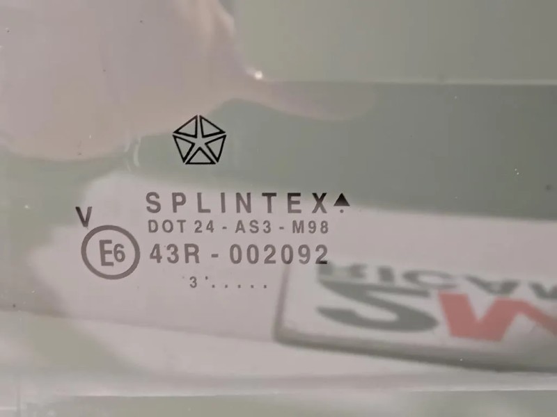 Cristallo Scendente Porta POST SX K55394311AB Jeep Grand Cherokee III 2005