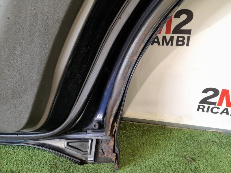 Porta POST DX 5730A264 Mitsubishi Pajero III 2000
