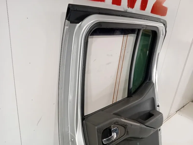 Porta POST DX 82100EB30J Nissan Navara 2005