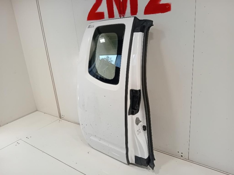 Porta POST DX 82100ZL40B Nissan Navara 2010