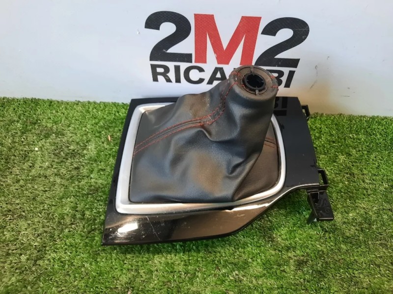 Cuffia DI Rivestimento LEVA Cambio BAEK64330 Mazda 3 III 2016