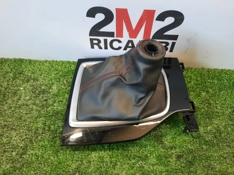 Cuffia DI Rivestimento LEVA Cambio BAEK64330 Mazda 3 III 2016