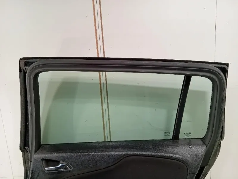 Porta POST DX Opel Zafira C 2012