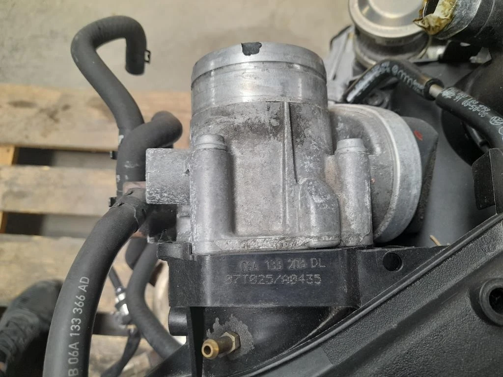 Motore Semicompleto BSE 102 CV 75 KW Volkswagen GOLF V 2004