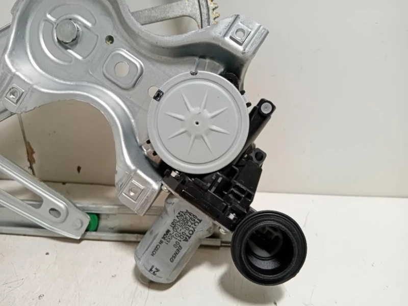 Motorino Alzacristallo Porta ANT DX 85710-0D100 Toyota Yaris IV 2017