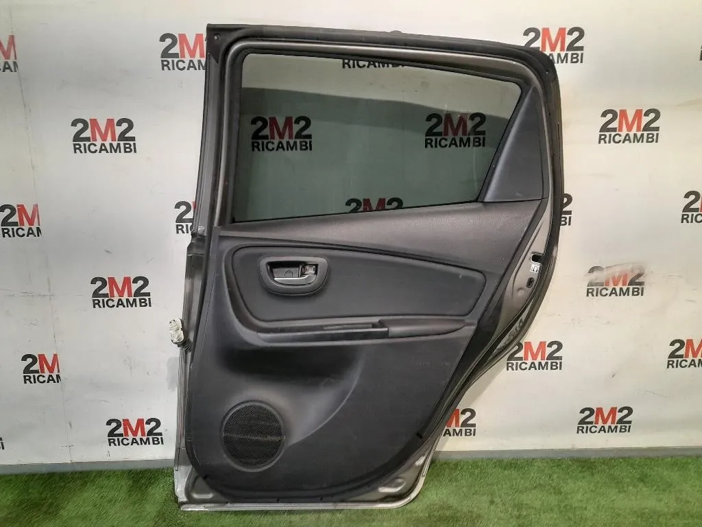 Porta POST DX NUDA 670030D190 Toyota Yaris IV 2014