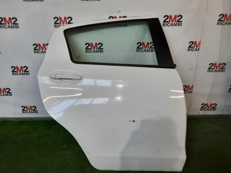 Porta POST DX 670030D190 Toyota Yaris IV 2014