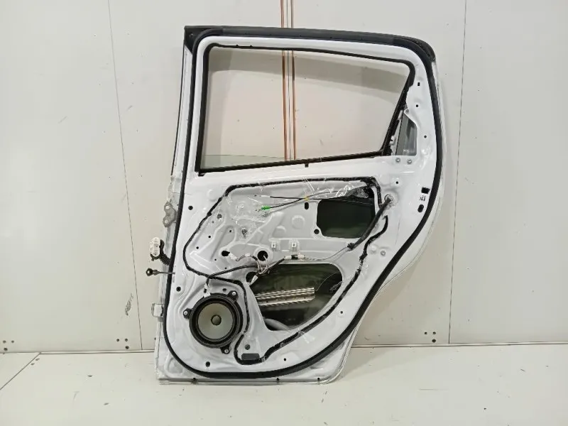 Porta POST DX 670030D190 Toyota Yaris IV 2017